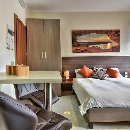 Central Suites In Saint Julians, Malta Διαμέρισμα